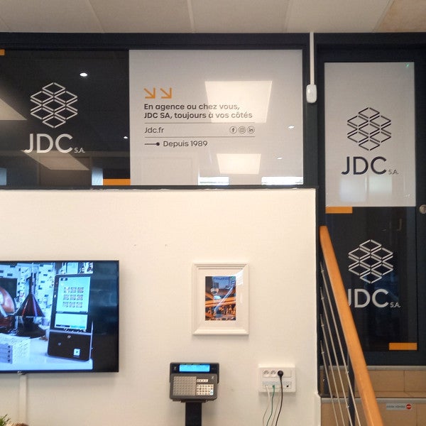 Enseignes lumineuses, films microperforés, plaques