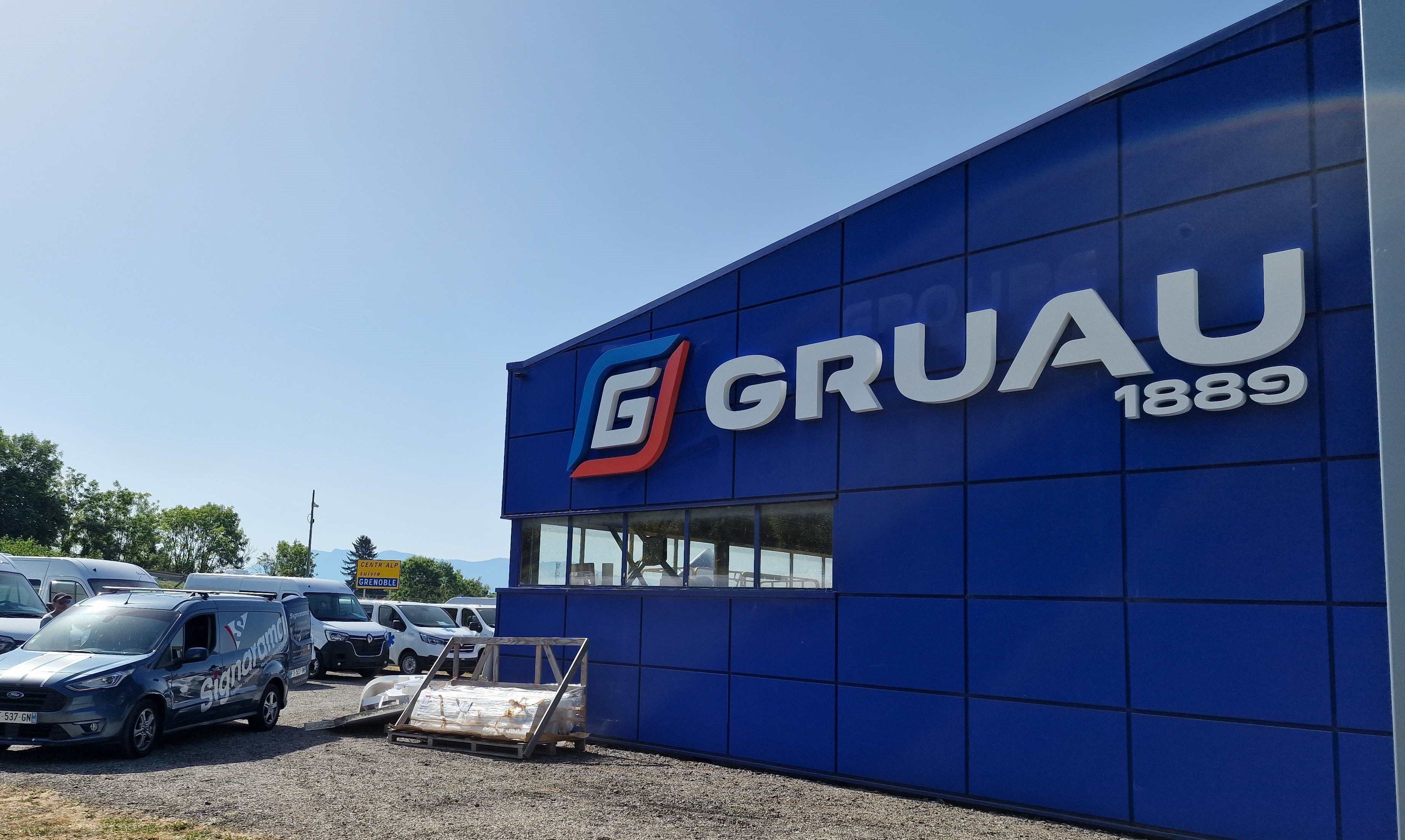 ENSEIGNE LETTRES RELIEF GRUAU