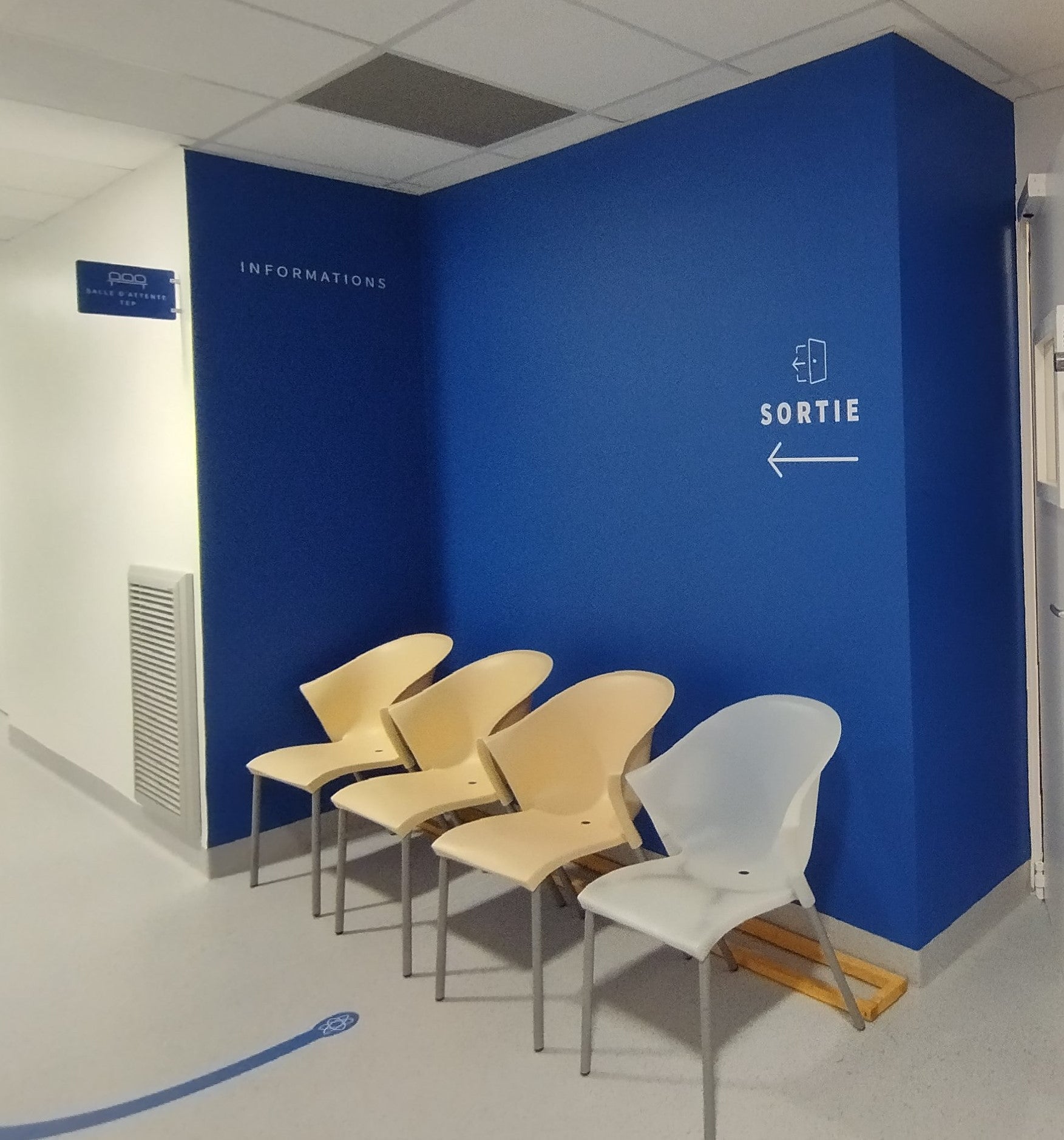 SIGNALETIQUE DIRECTIONNELLE INTERIEURE CENTRE MEDICAL