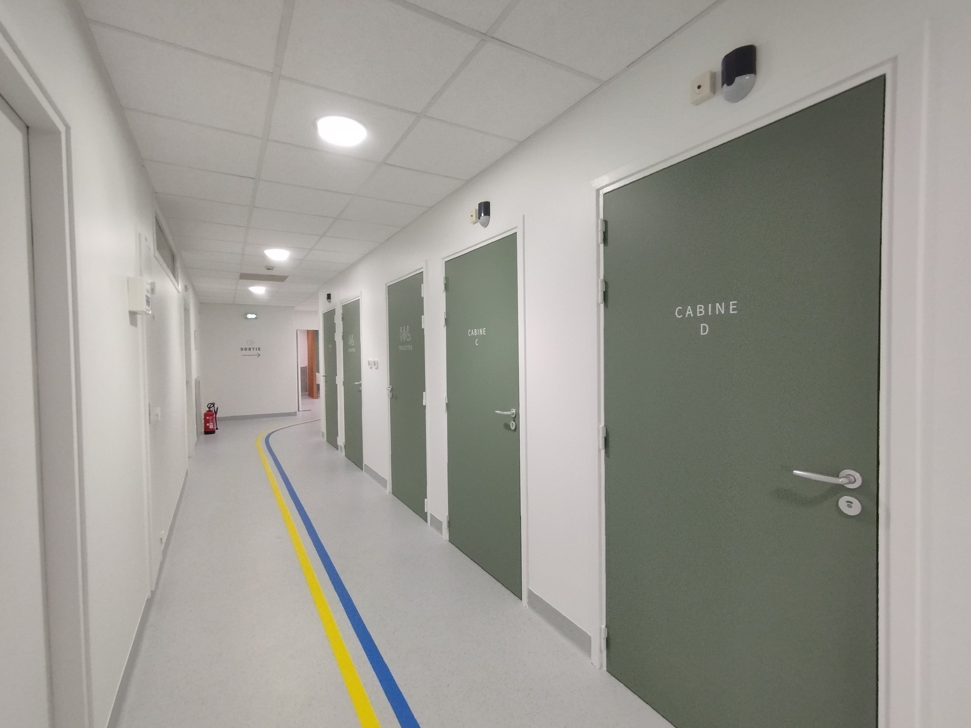 SIGNALETIQUE DIRECTIONNELLE INTERIEURE CENTRE MEDICAL