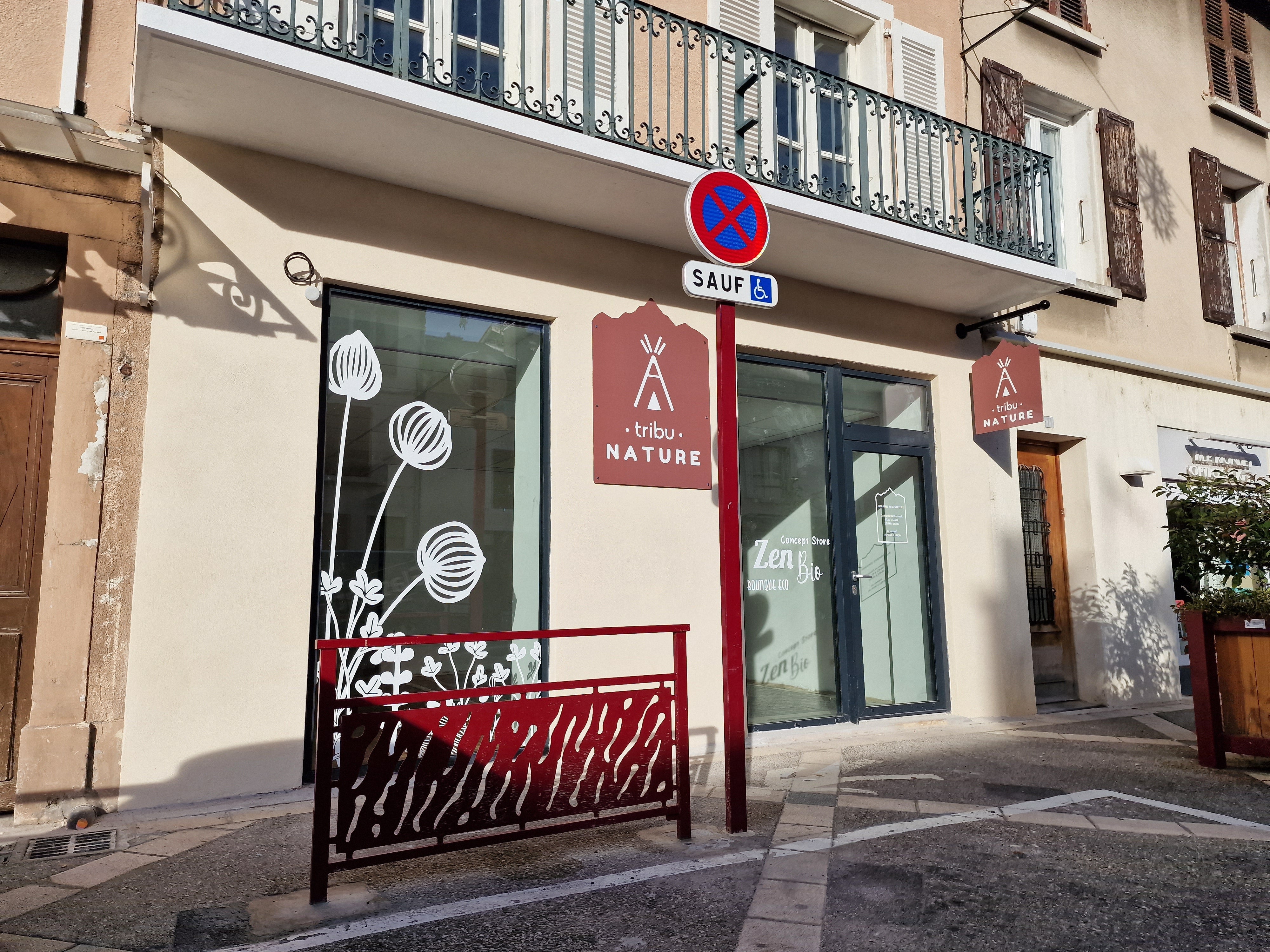 ENSEIGNES ET VITROPHANIE SIGNARAMA GRENOBLE VIF