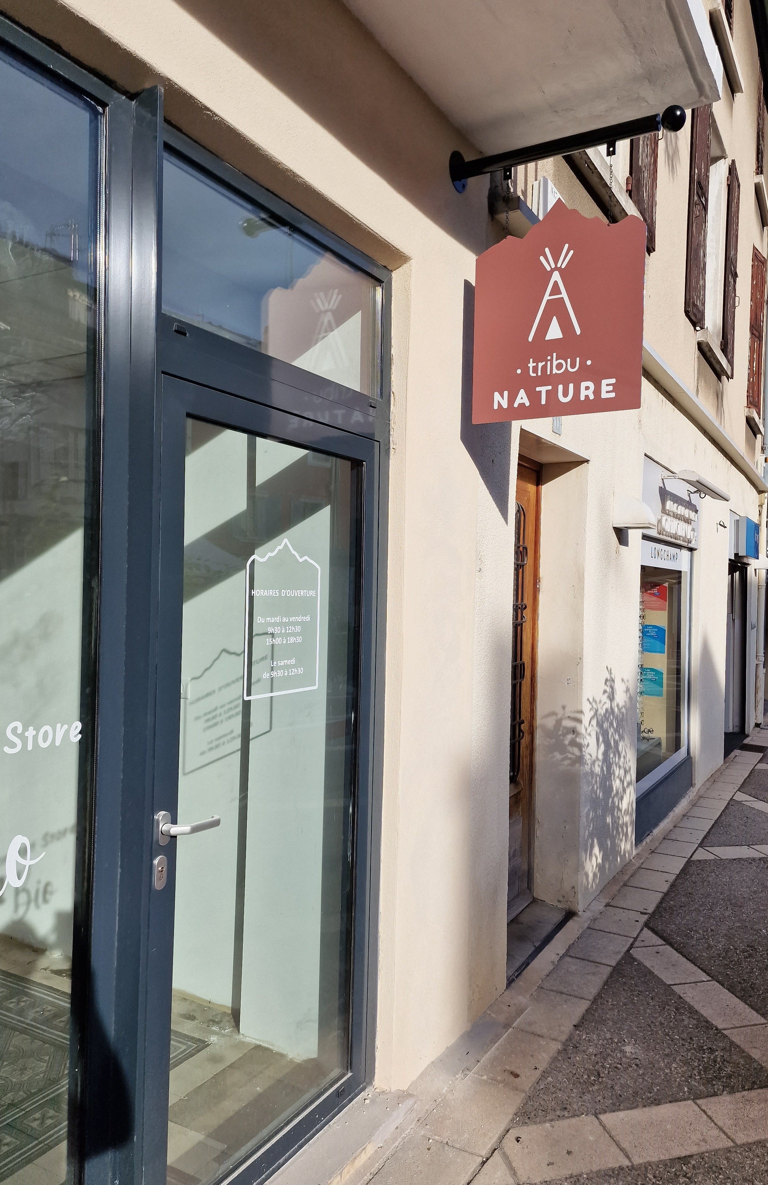 ENSEIGNES ET VITROPHANIE SIGNARAMA GRENOBLE VIF