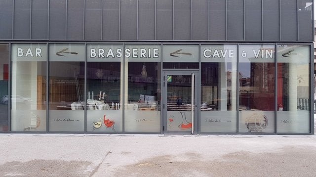 marquage-vitrines-Antre-de-Dionysos-signarama-clermont-ferrand